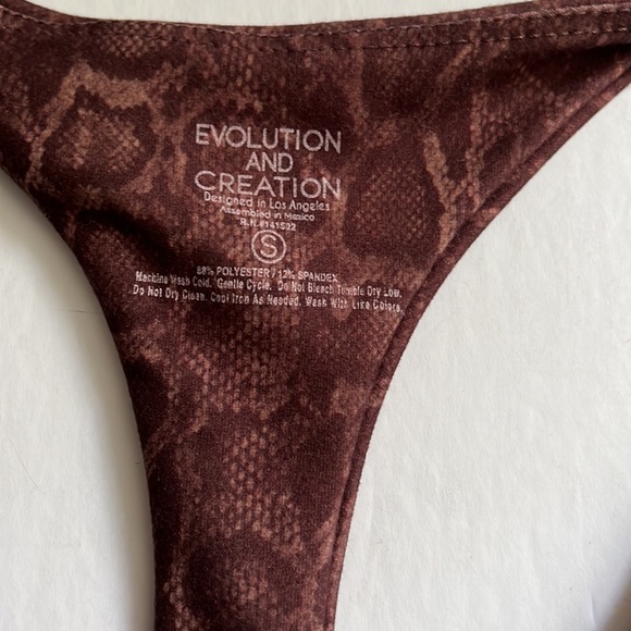 Racerback sports bra - Picture 2 of 4